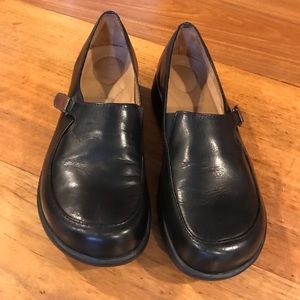Black Dansco shoes. 38/8, not a true size 9/39